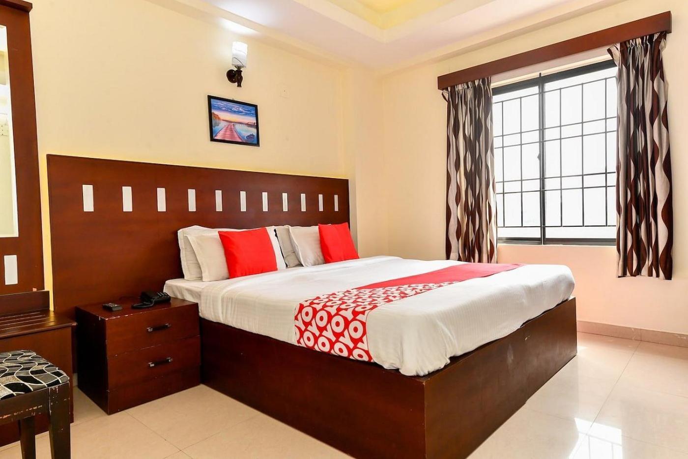 Metro Kochin Business Hotel Exterior foto
